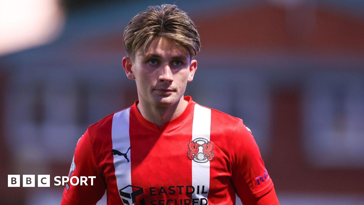 Ollie O'Neill: Leyton Orient winger signs new deal to 2028