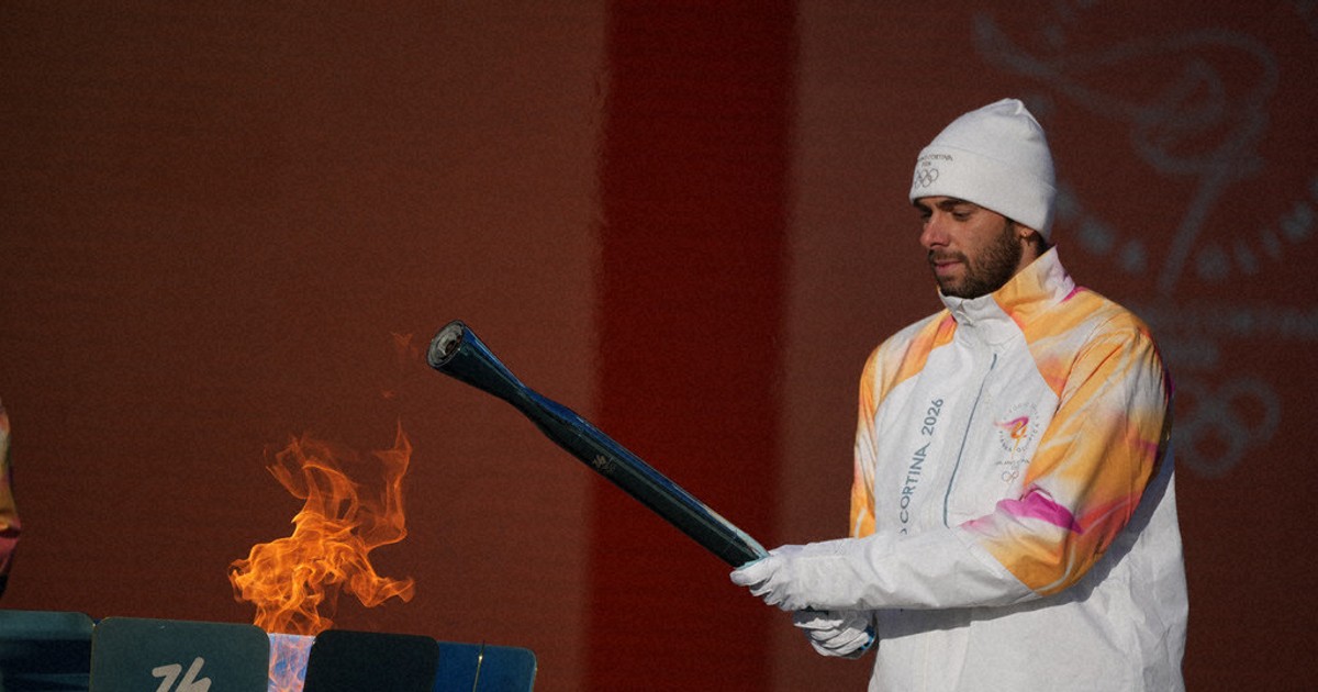 Summer Olympians begin torch relay for Milan Cortina Winter Games on 2-month countdown