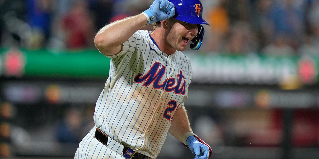 Orioles sign star slugger to record contract: reports