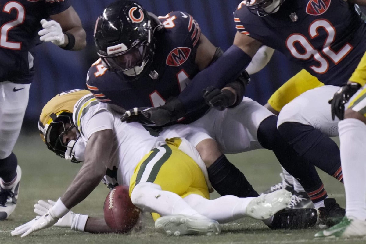 Packers clinging to NFC's last playoff spot after collapse against the Bears