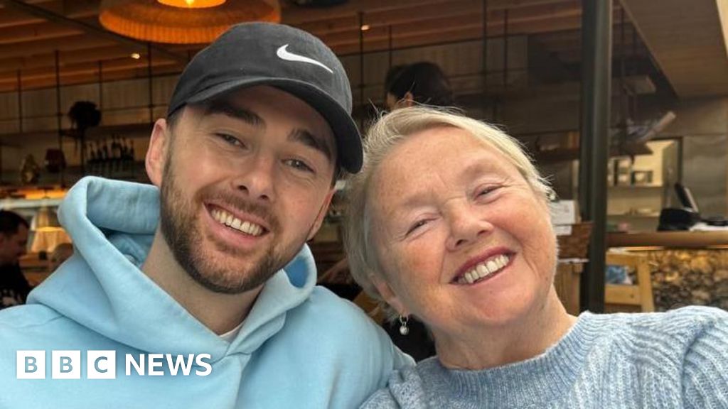 Pauline Quirke's son starts dementia charity walk