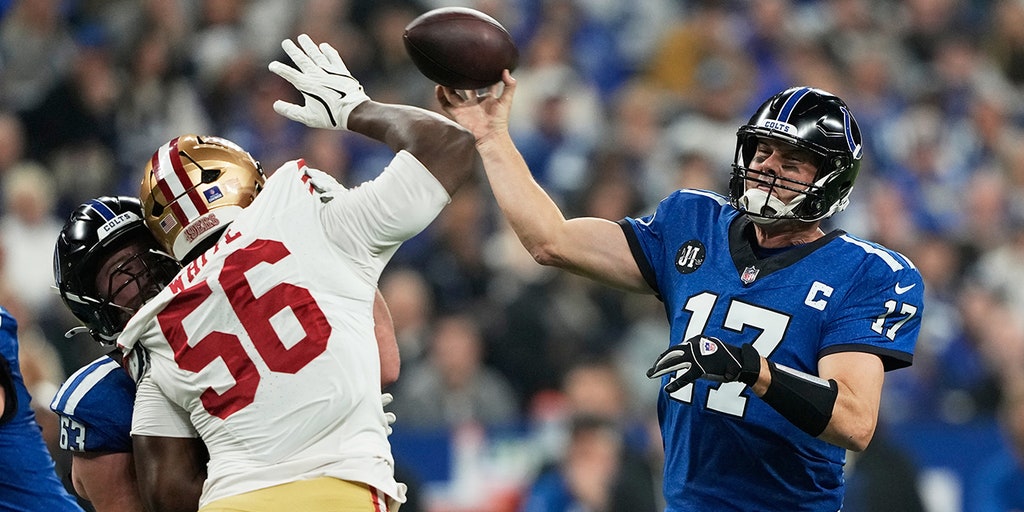 Philip Rivers delivers vintage first half performance for Colts, delighting NFL fans