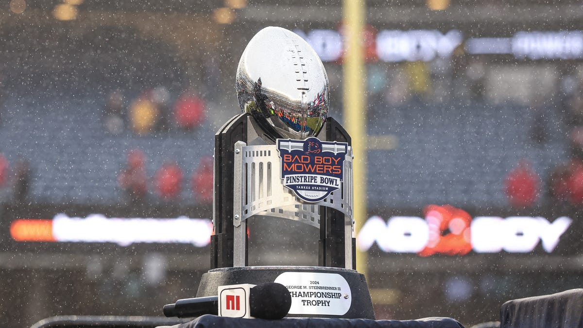 What time does the Pinstripe Bowl start?