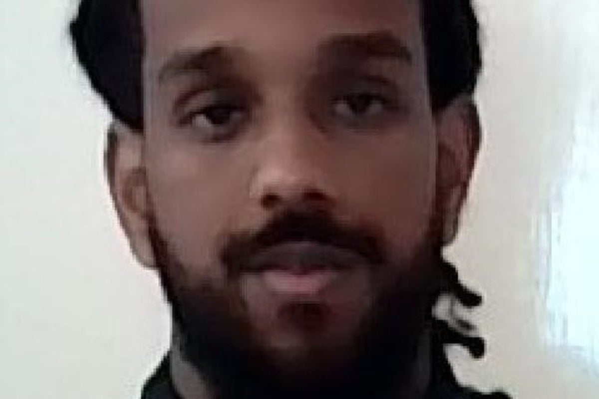 Police issue 'do not approach' warning after prisoner flees jail on Christmas Day