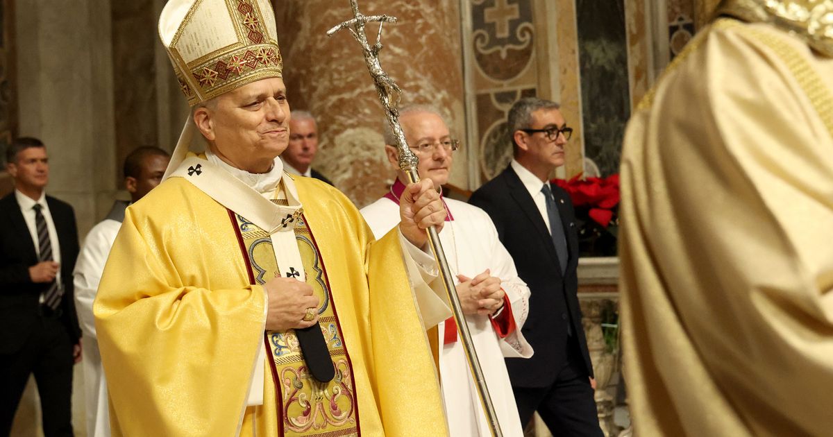 Pope Leo's first Christmas: Thousands flock to St. Peter's Basilica as Pontiff leads mass  - The Mirror