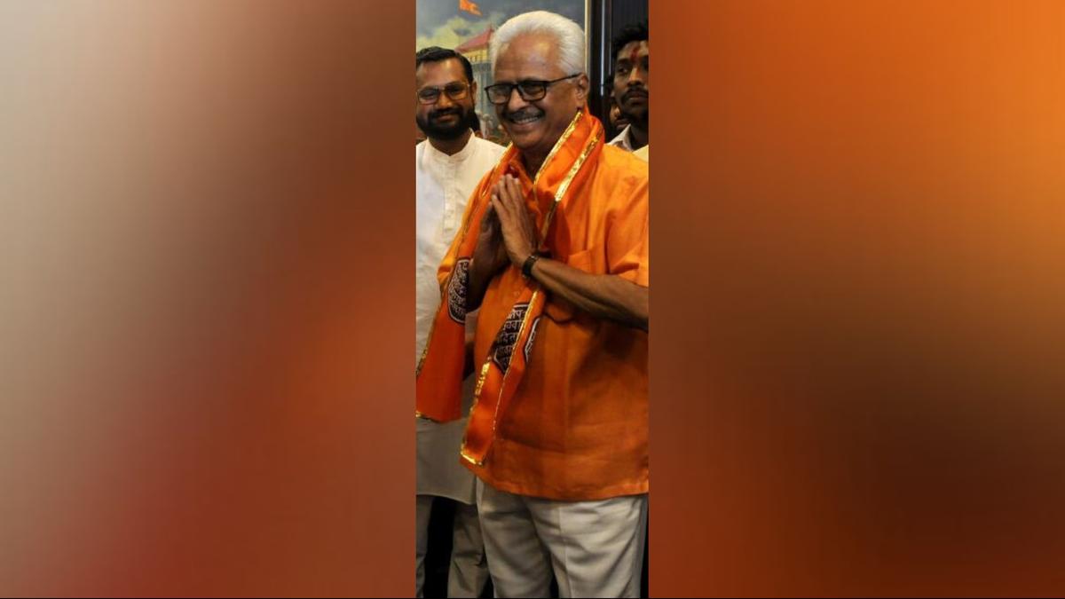 Ex-MNS leader Prakash Mahajan joins Shiv Sena