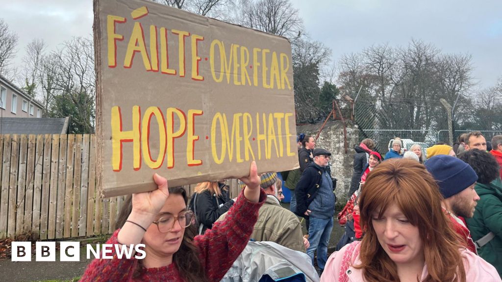 Opposing rallies taking place over Inverness barracks asylum plans