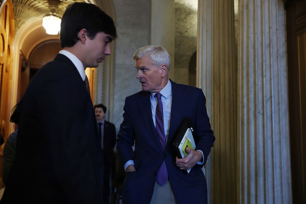 Key Republican senator pushes support for Obamacare patch before deadline