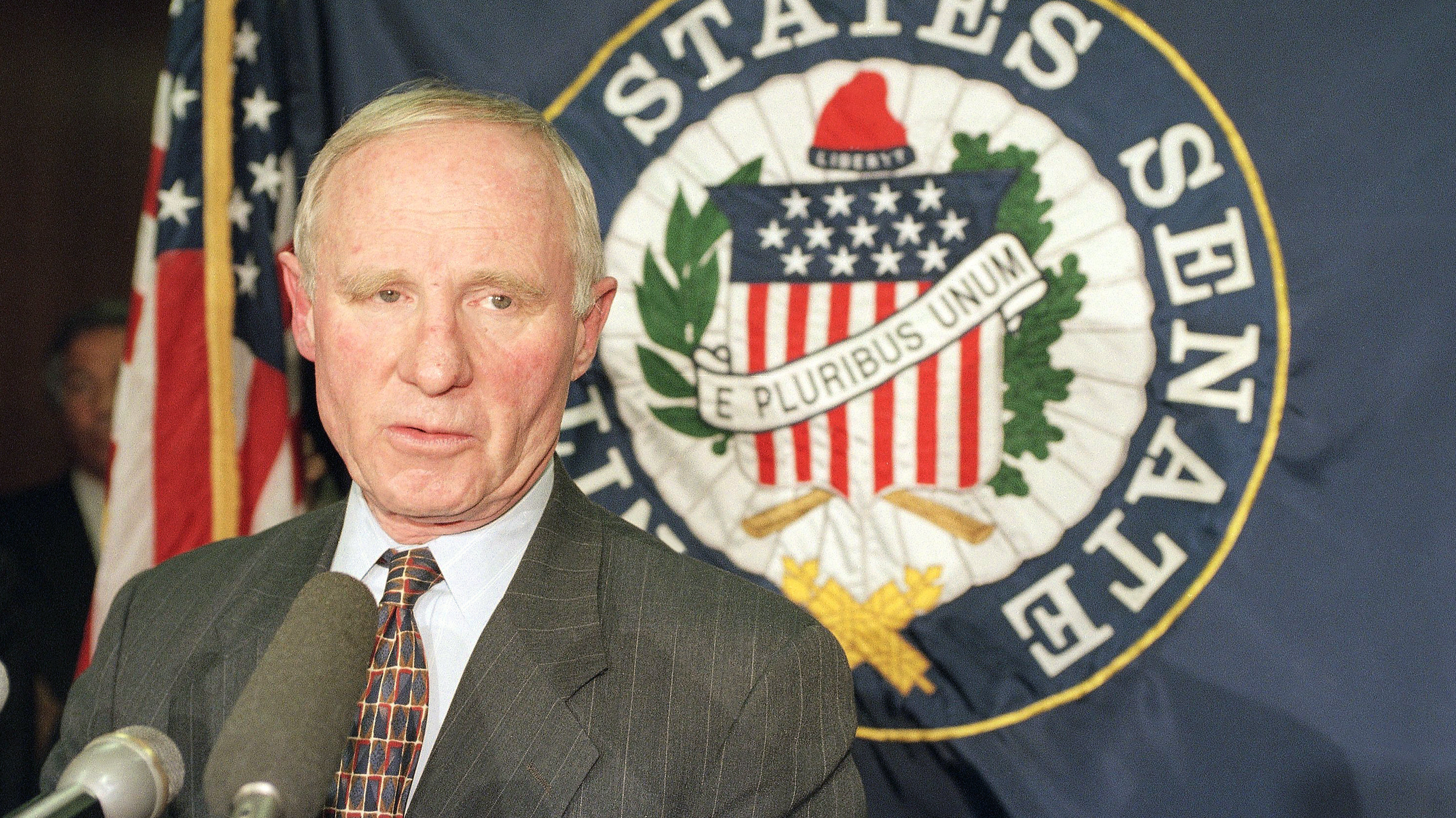 Robert B. Fiske Jr., First to Lead Whitewater Investigation, Dies at 94