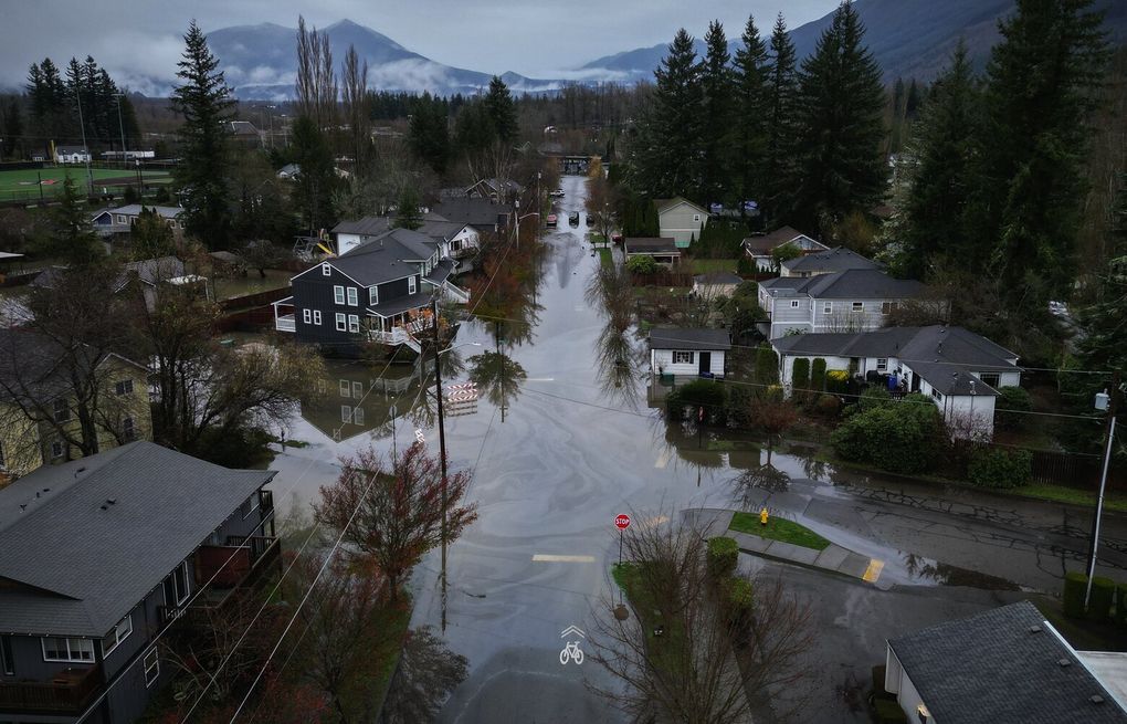 Public health emergency declared for Washington flooding
