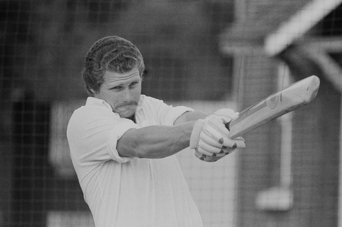 Former England batter Robin Smith, 'an incredible player', dies at 62