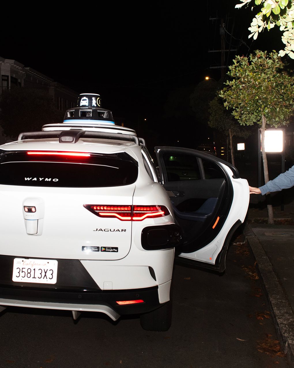 When robot taxis get stuck, a secret army of humans comes to the rescue