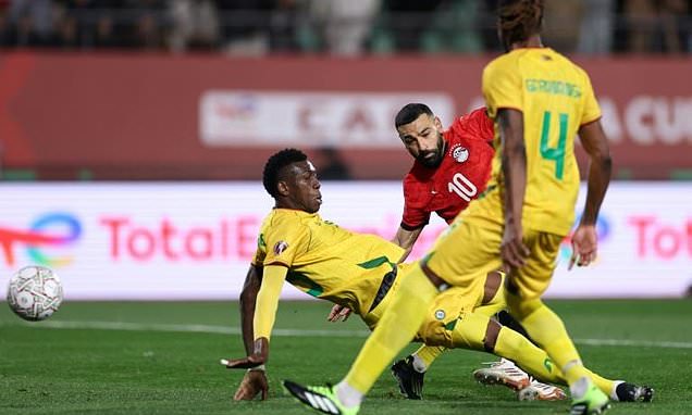 Salah snatches added-time winner for Egypt after Zimbabwe scare