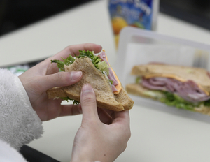School meals halted again, as kitchen workers strike