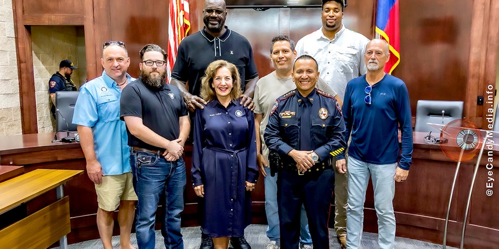 NBA legend Shaquille O'Neal sponsors former basketball player's attempt to be tallest police officer in Texas
