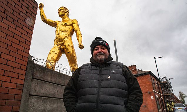 Shop owner refuses to tear down giant naked Gladiator statue