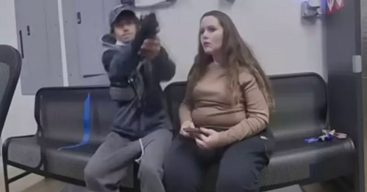 Terrifying moment shoplifting suspect tries to shoot police officer point-blank - The Mirror