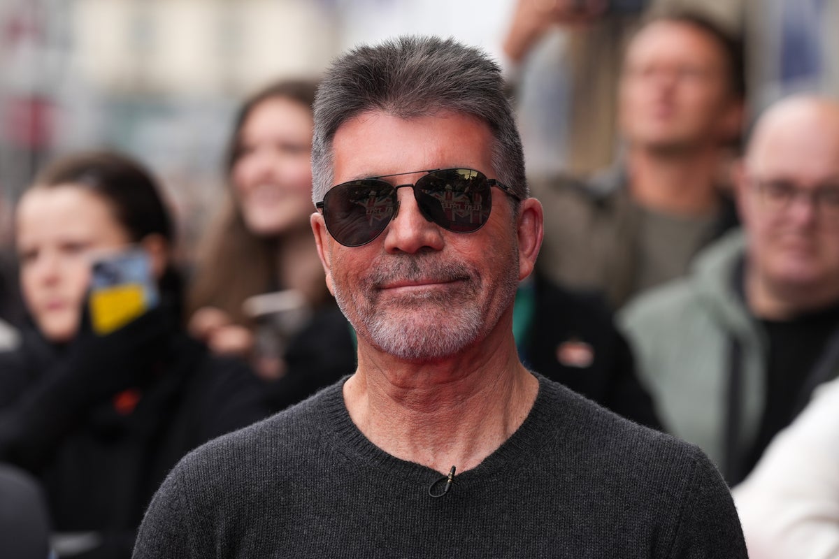 Simon Cowell makes rare admission about behavior on American Idol: 'I'm sorry'