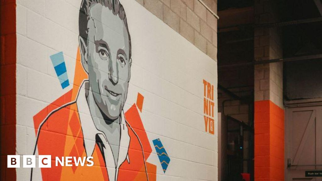 Sir Stanley Matthews mural unveiled at Blackpool stadium