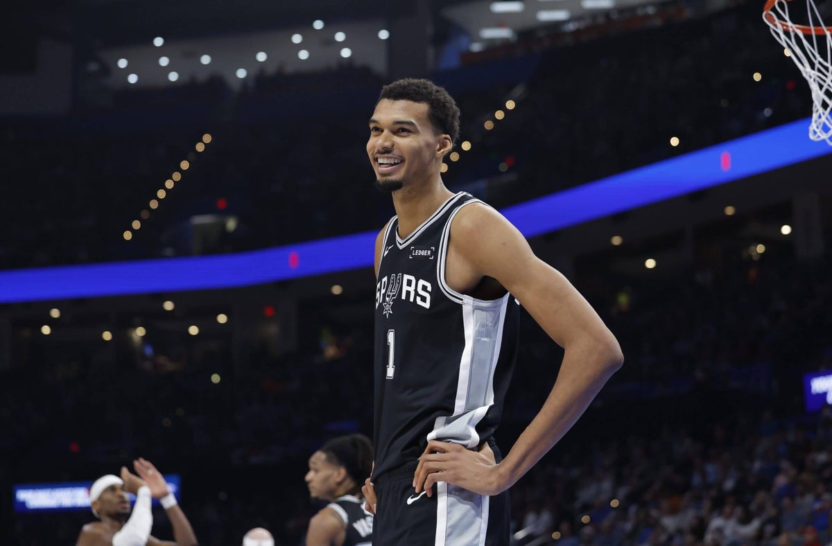 The Bounce: The Spurs loudly announce their arrival, and Jokić owns Christmas