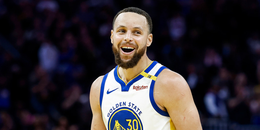 Stephen Curry, Jimmy Butler lead the way as Warriors beat Mavericks 126-116 on Christmas Day
