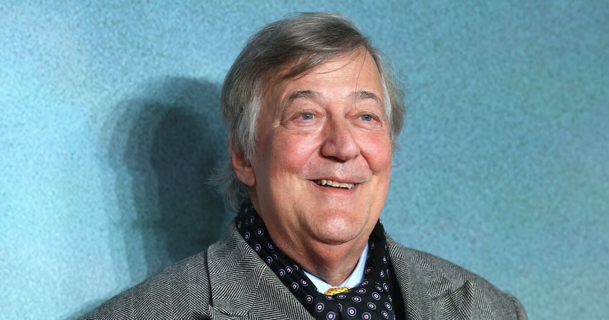 Stephen Fry unrecognisable in University Challenge throwback