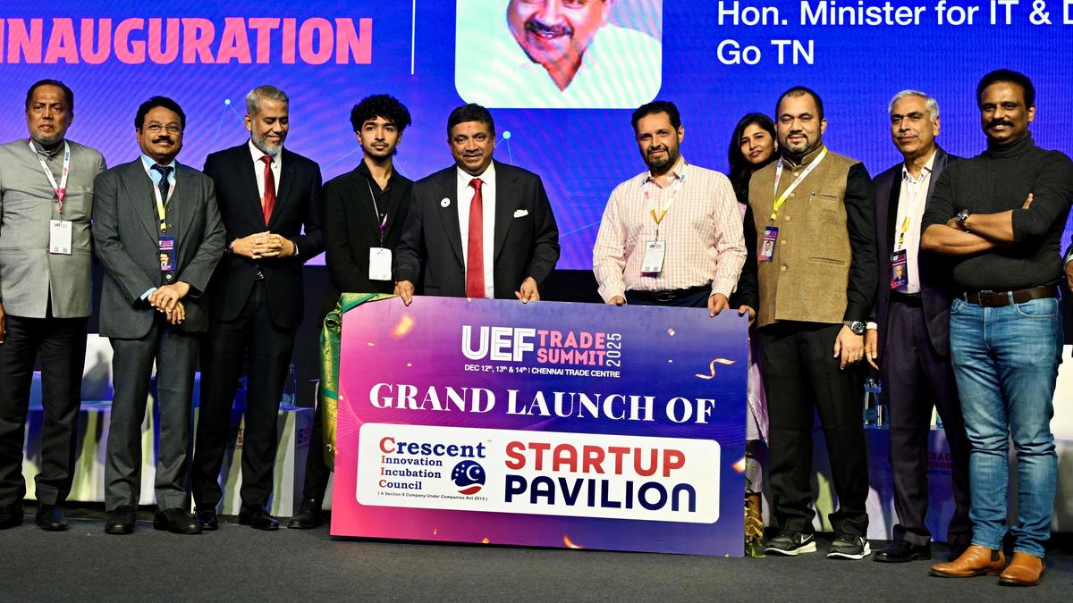 IT Minister unveils startup pavilion at event
