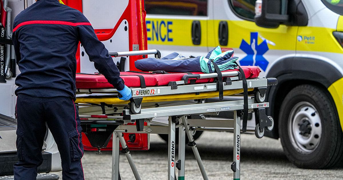 Three teenagers drown after driver crashes into swimming pool 'on laughing gas' - The Mirror