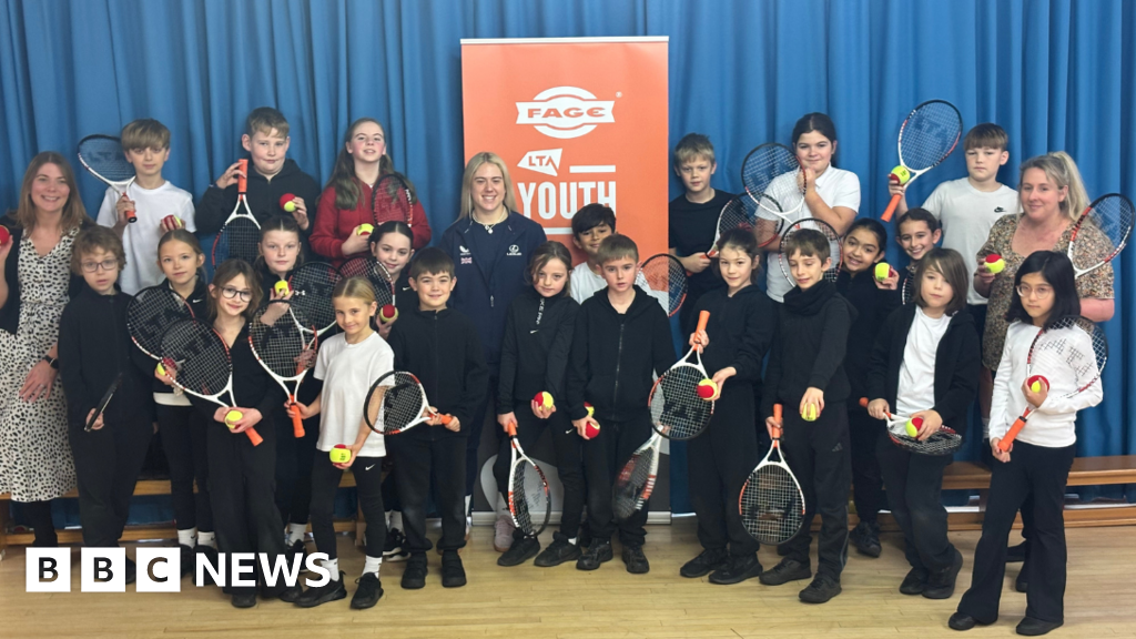 Tennis star Sonay Kartal visits her old primary school