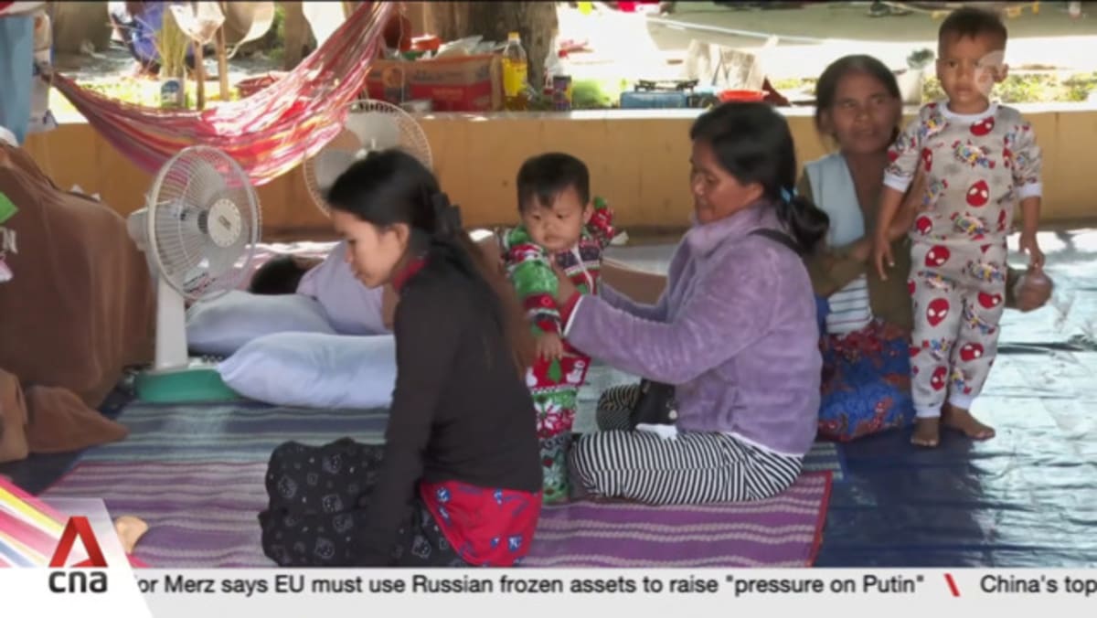 Hundreds of thousands displaced by fierce fighting along Thai-Cambodian border