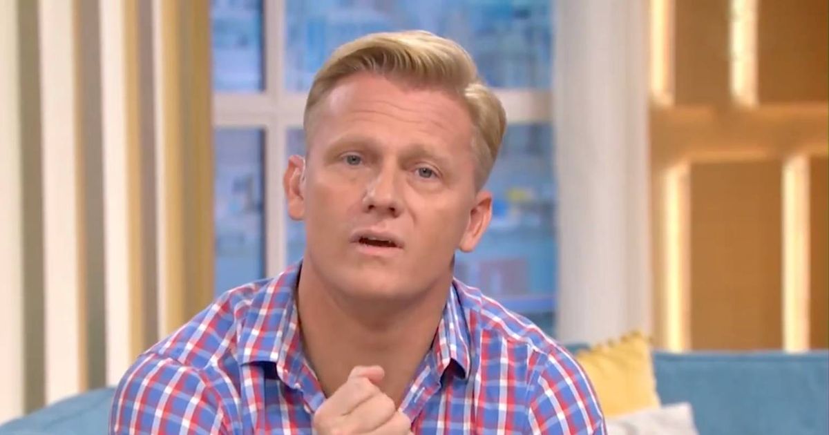 This Morning star announces 'divorce' message to fans after 'tough time' - Daily Star
