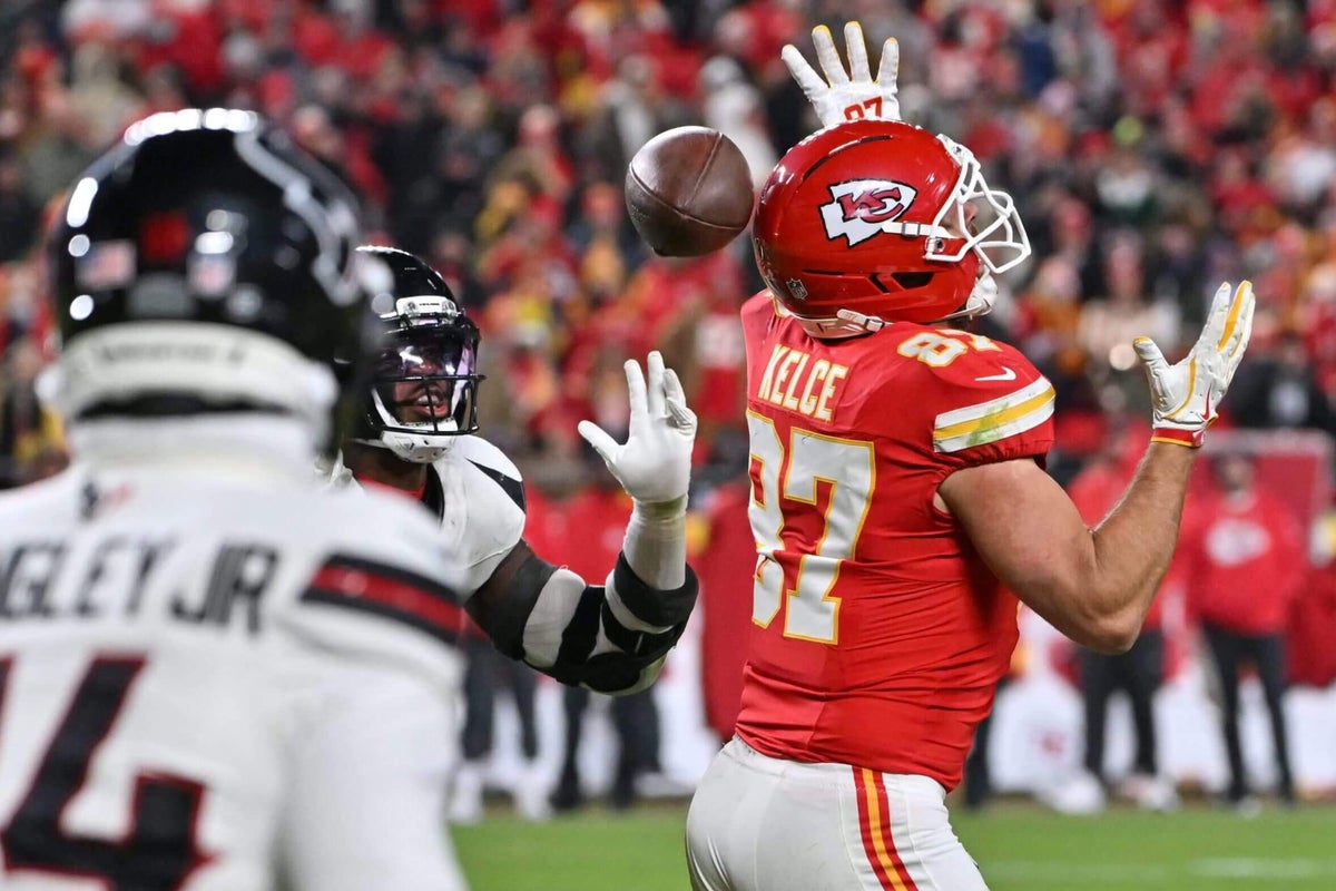 How Travis Kelce and the Chiefs reacted after Sunday's back-breaking loss