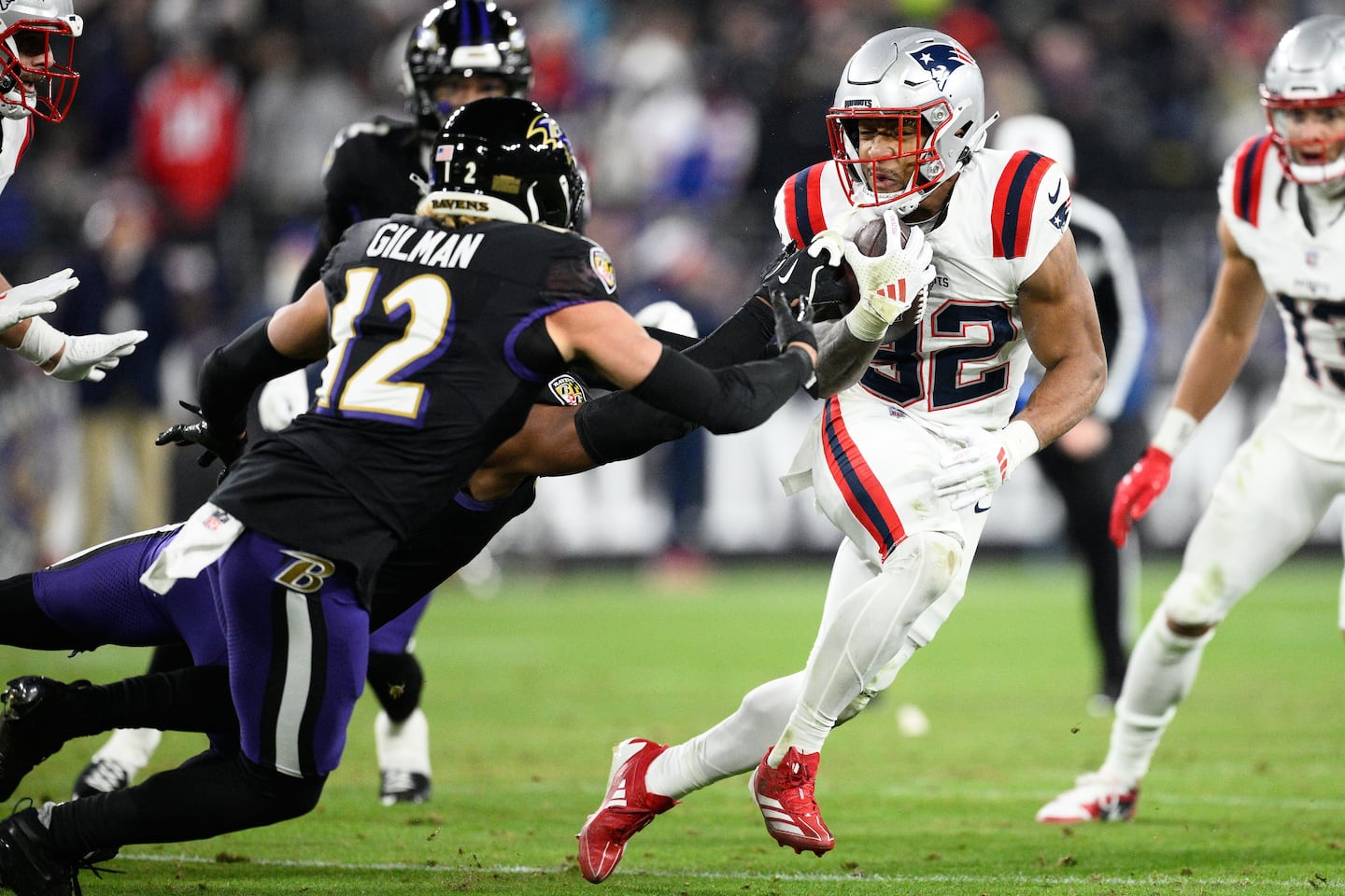 TreVeyon Henderson among Patriots injured in first half of Sunday night battle with Ravens - The Boston Globe