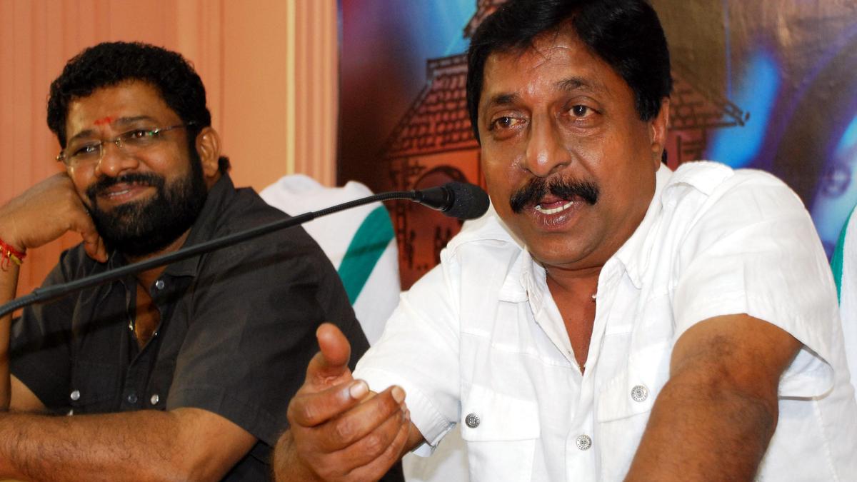 Tributes pour in for actor Sreenivasan