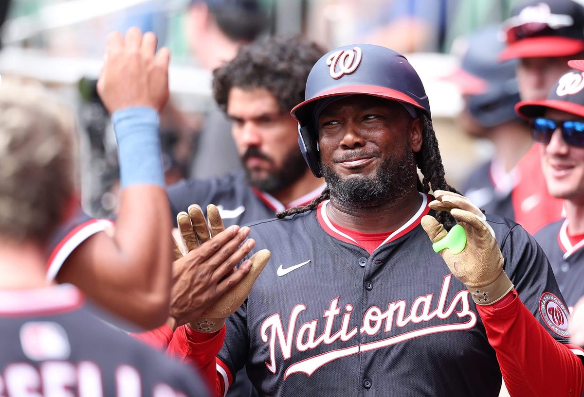 Twins to shore up offense at first base by signing Josh Bell: Source
