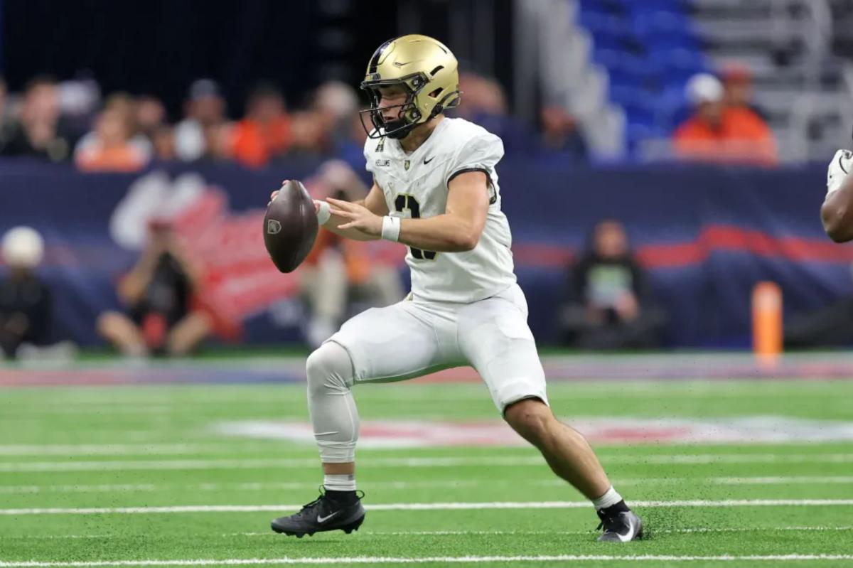 UConn vs. Army prediction: Odds, picks, and best bet for the Fenway...
