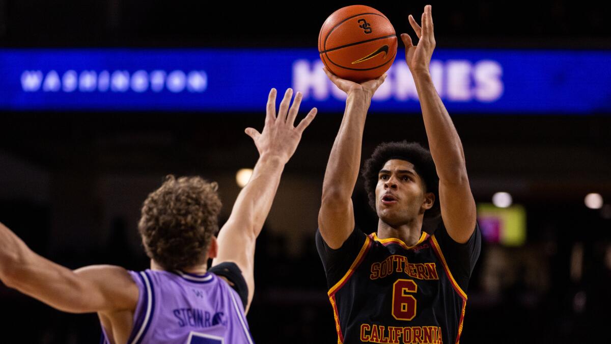 After scrambling to find an opponent, USC dominates in win over UC Santa Cruz