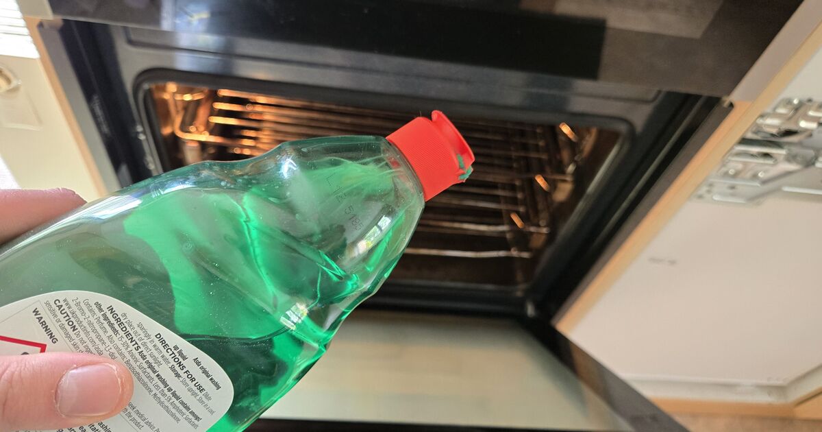 Households urged to put washing up liquid in oven