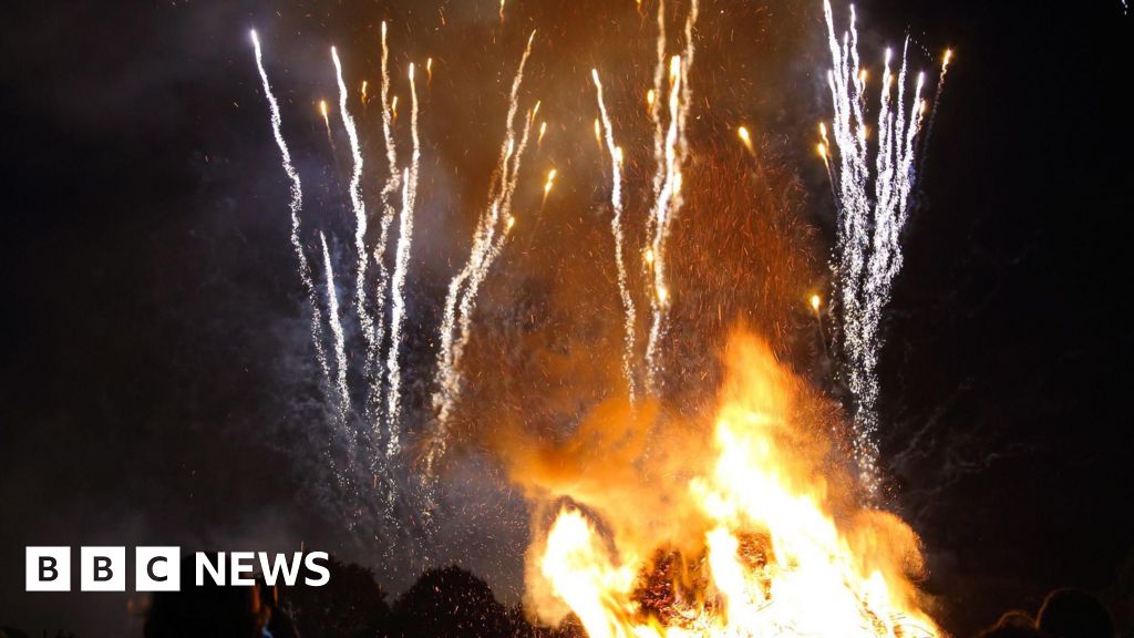 Drop in Bonfire Night attacks on West Yorkshire firefighters