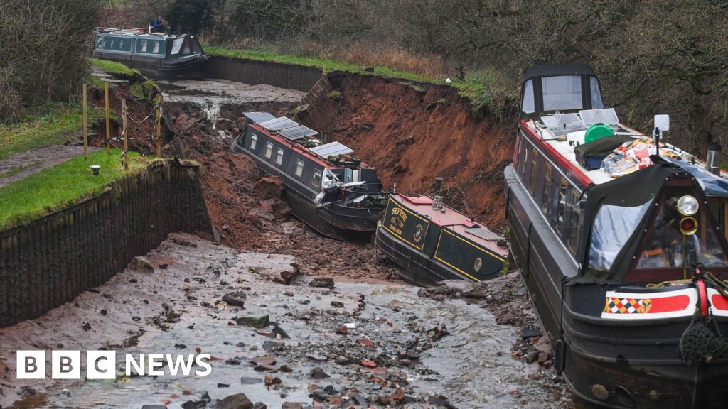 Whitchurch boaters take stock after Llangollen Canal collapse