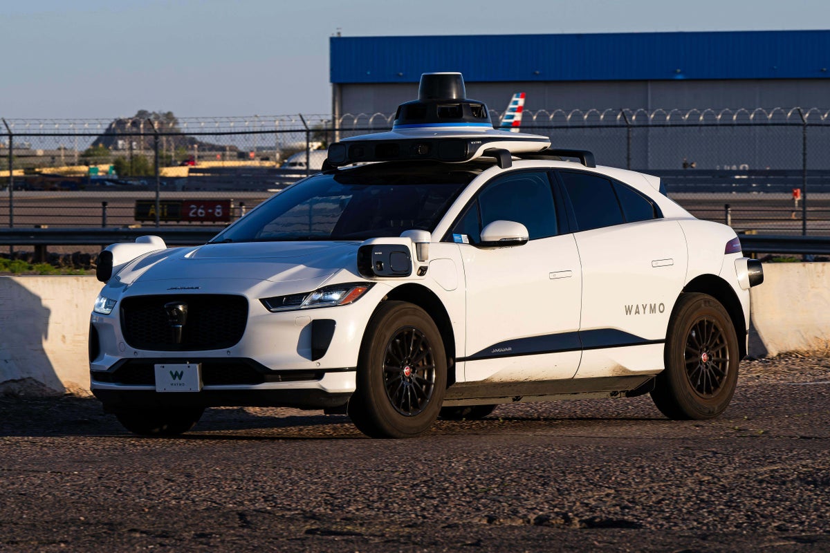 Woman gives birth in Waymo after self-driving taxi alerted 911 to 'unusual activity'