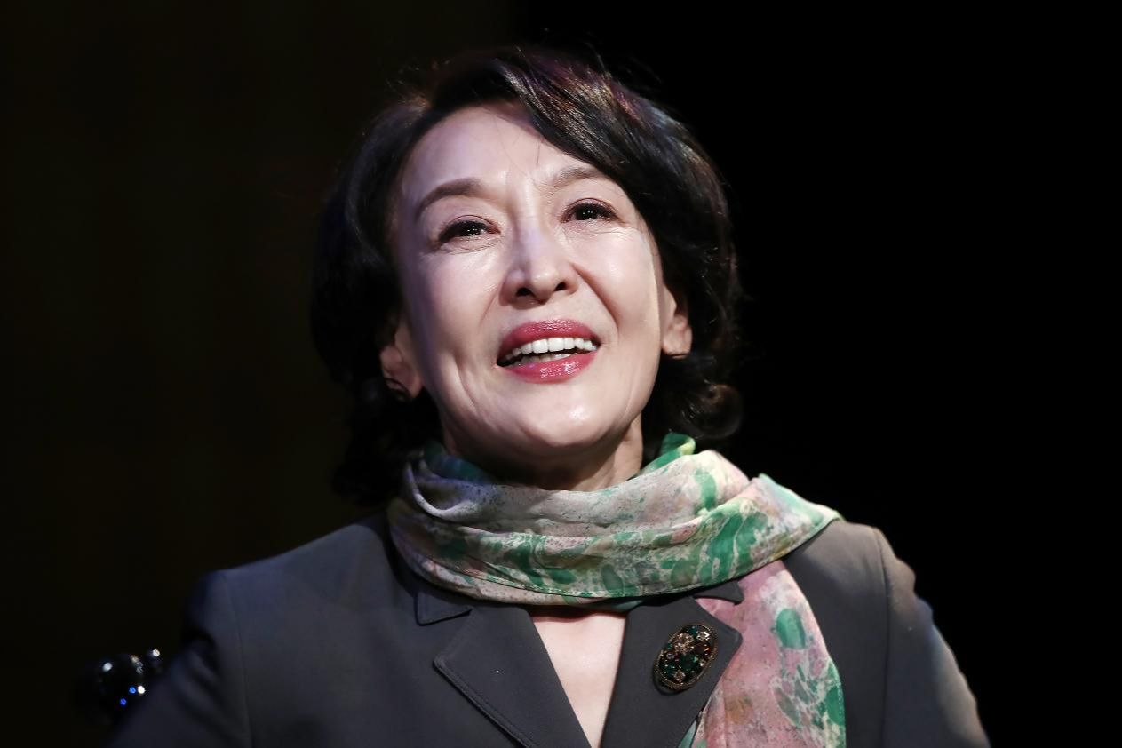 Theater pioneer Yoon Suk-hwa dies at 69 - The Korea Times