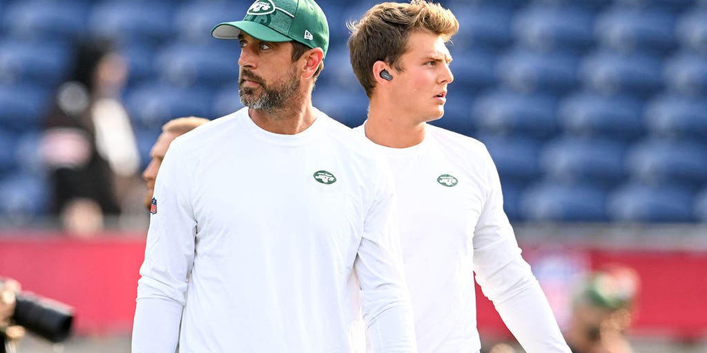 Zach Wilson's on-field congratulations renew attention on Aaron Rodgers' marriage to mystery bride