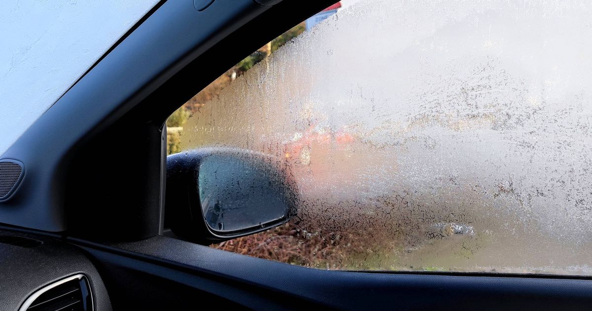 AA tells all drivers to press 1 button to demist cars quickly  - The Mirror