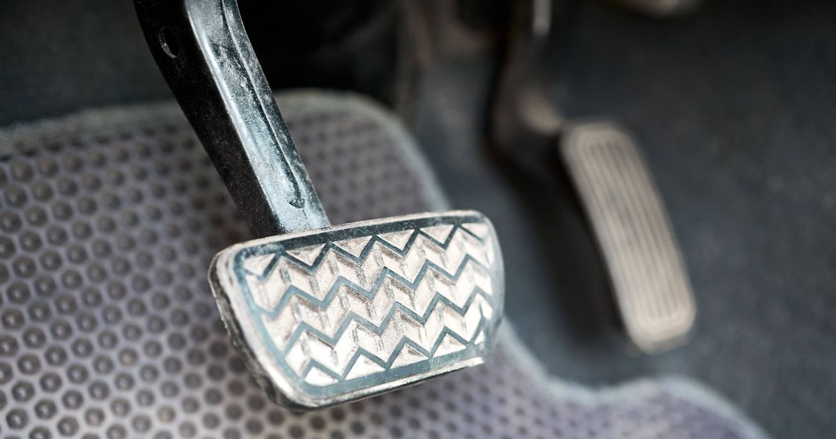 AA tells all motorists to put 1 item on feet when driving in January  - The Mirror