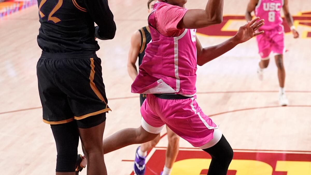 Alijah Arenas' debut spoiled by USC's loss to Northwestern