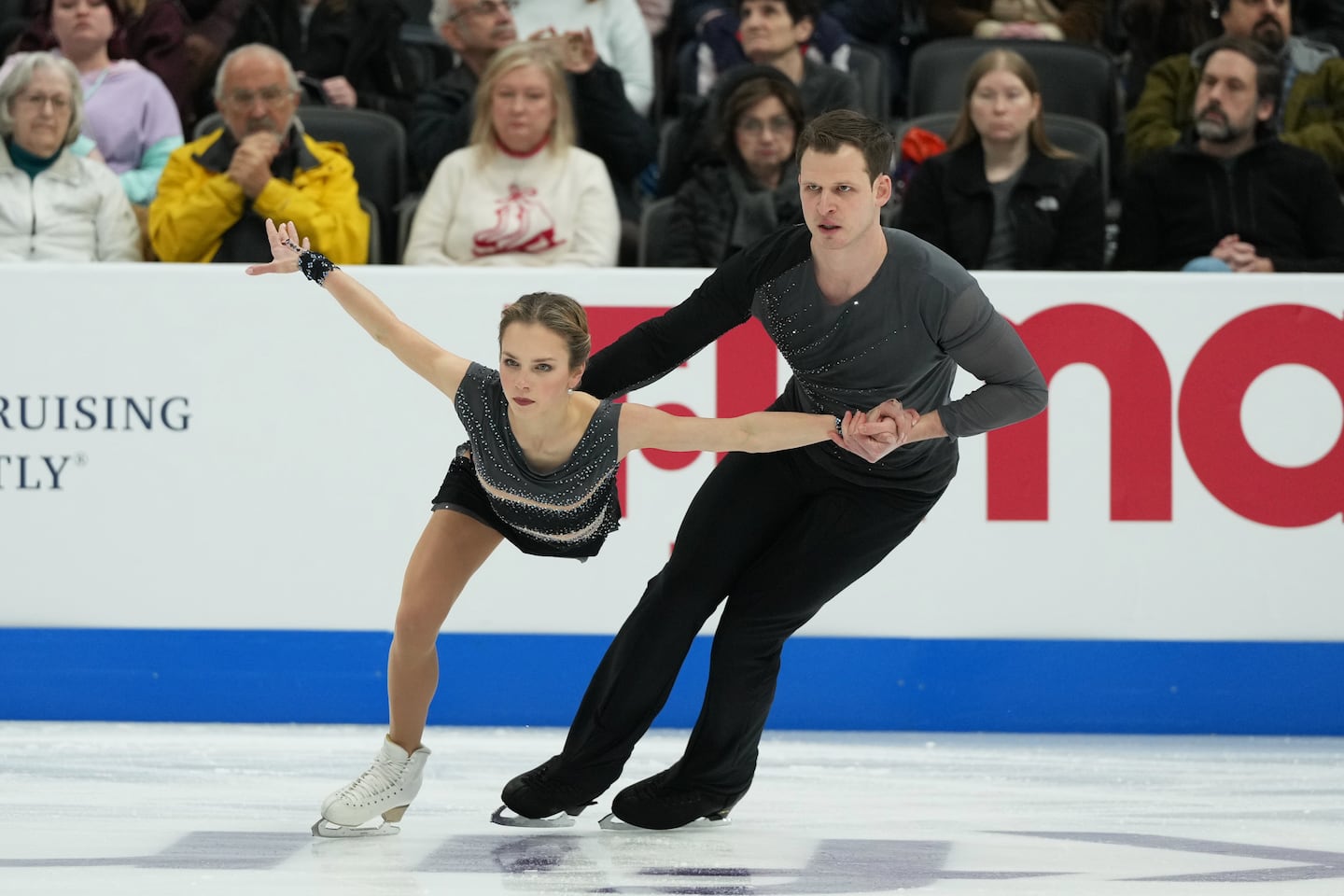 After a dazzling pairs short program at the US Figure Skating Championships, Alisa Efimova makes 'all-out effort' for her US citizenship - The Boston Globe