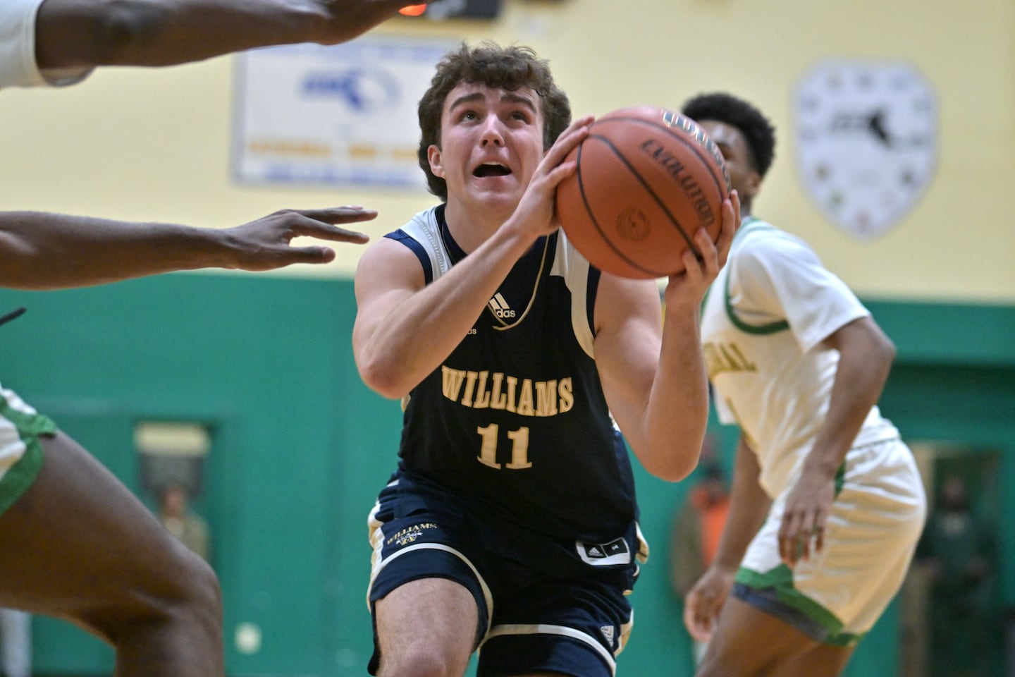 With a dramatic 3-pointer from Luke Deftos, Archbishop Williams boys' basketball clips No. 18 Cathedral in OT - The Boston Globe