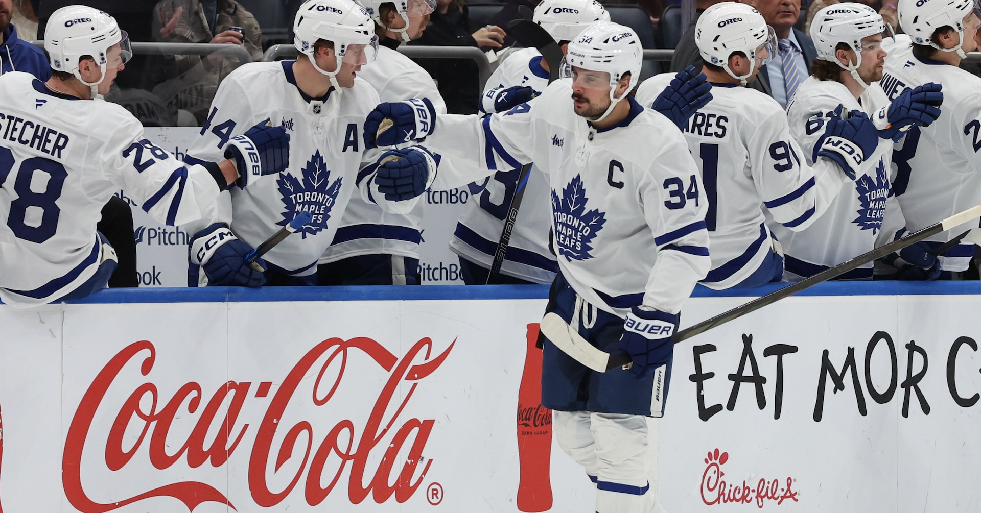 Auston Matthews scores twice to become Maple Leafs' all-time goal-scoring leader