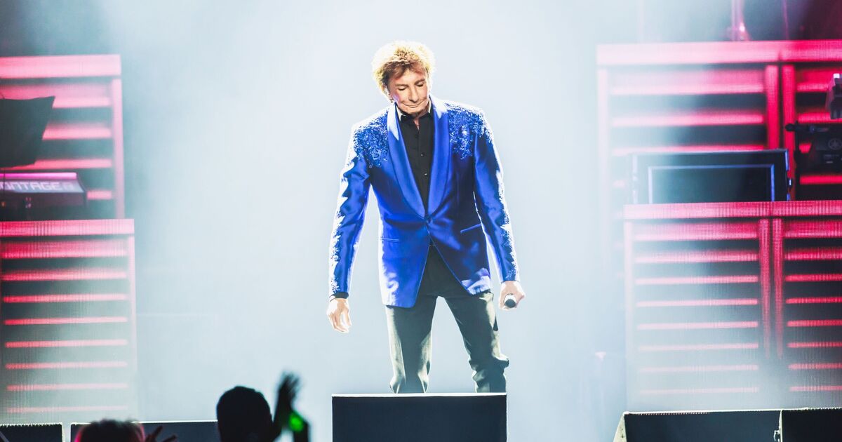 Barry Manilow gives major health update from hospital bed after cancer diagnosis